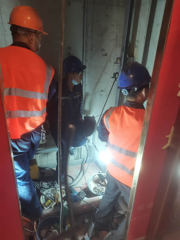 無機房電梯上下吵死了咋處理？